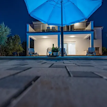 House Slavica With Pool *