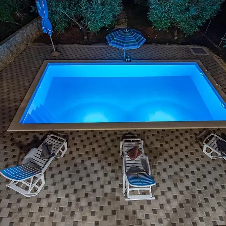 House Slavica With Pool *