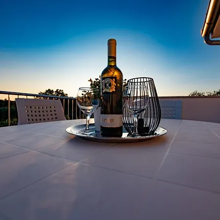 House Slavica With Pool *