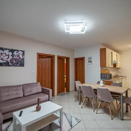 House Slavica With Pool *